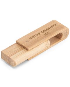 Photo d'un clé USB en bois de bambou